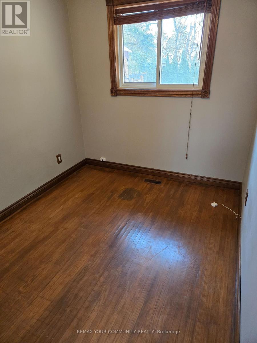 Main Floor - 18 Collins Crescent, Aurora, Ontario  L4G 2W2 - Photo 9 - N12752306