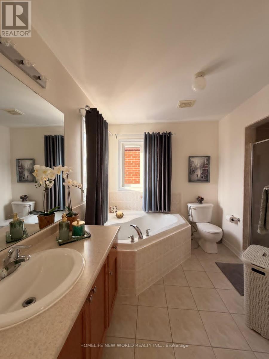 15 Hislop Drive, Markham (Box Grove), Ontario  L6B 0C6 - Photo 9 - N12868900