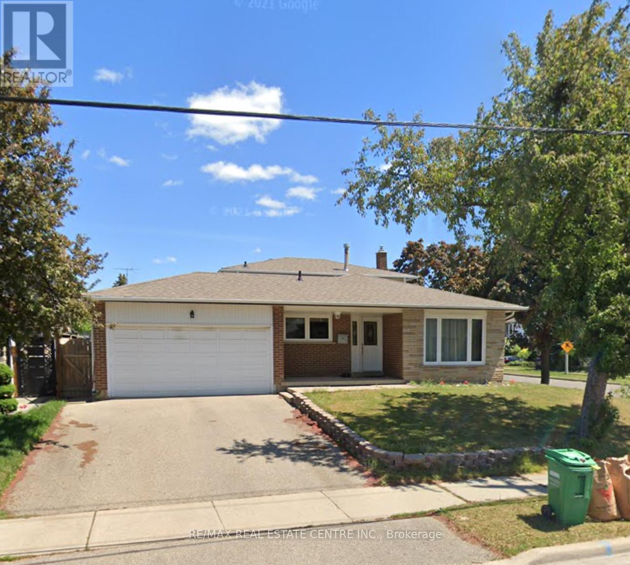 38 PLEASANTVIEW AVENUE, Brampton, Ontario