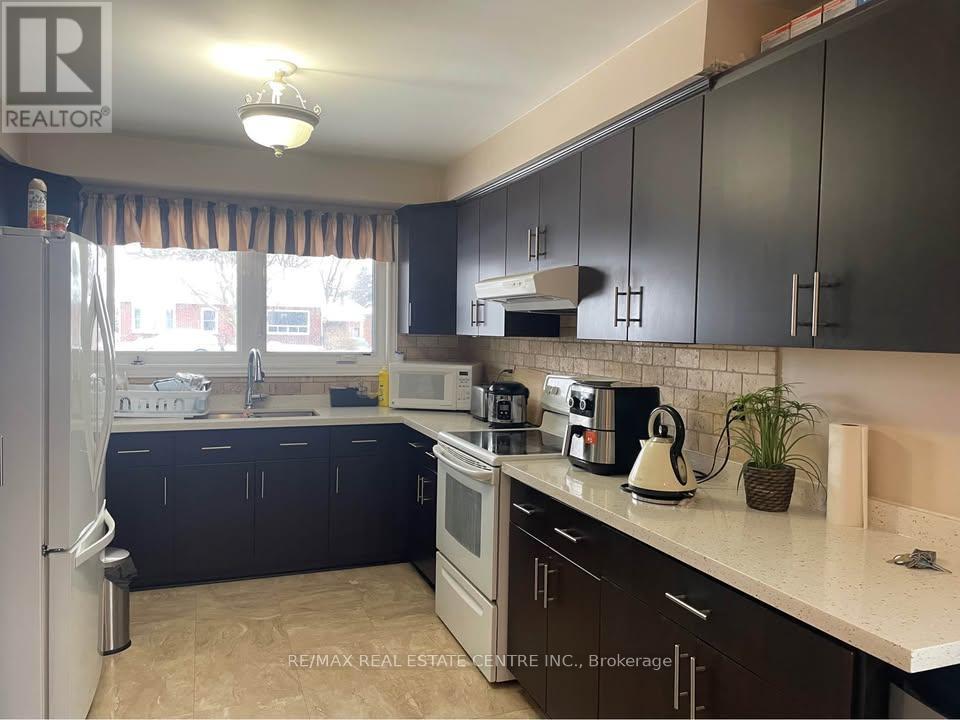 38 Pleasantview Avenue, Brampton, Ontario  L6X 2N1 - Photo 2 - W12867458