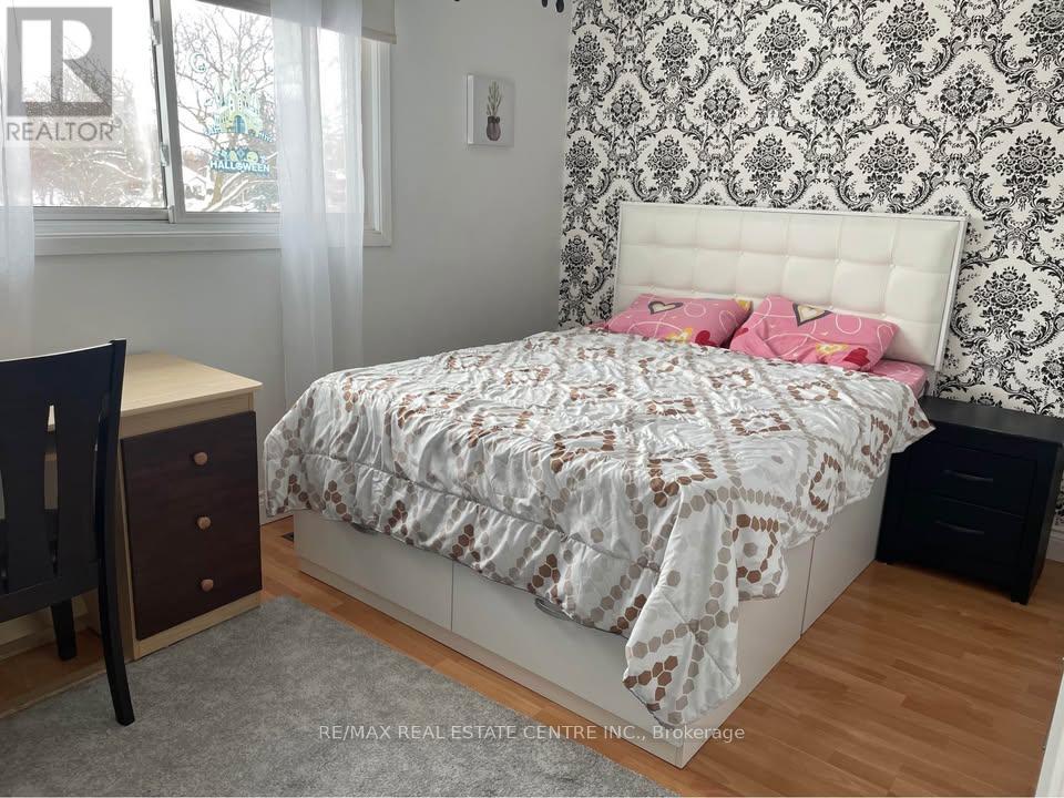 38 Pleasantview Avenue, Brampton, Ontario  L6X 2N1 - Photo 7 - W12867458