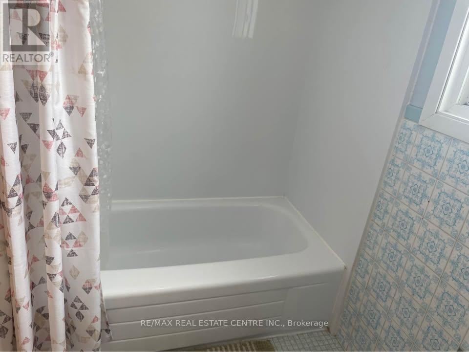 38 Pleasantview Avenue, Brampton, Ontario  L6X 2N1 - Photo 11 - W12867458