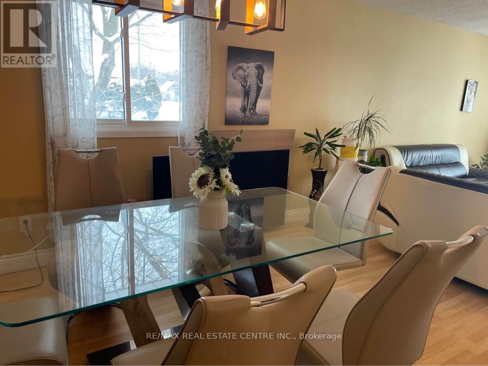 38 Pleasantview Avenue, Brampton, Ontario  L6X 2N1 - Photo 4 - W12867458