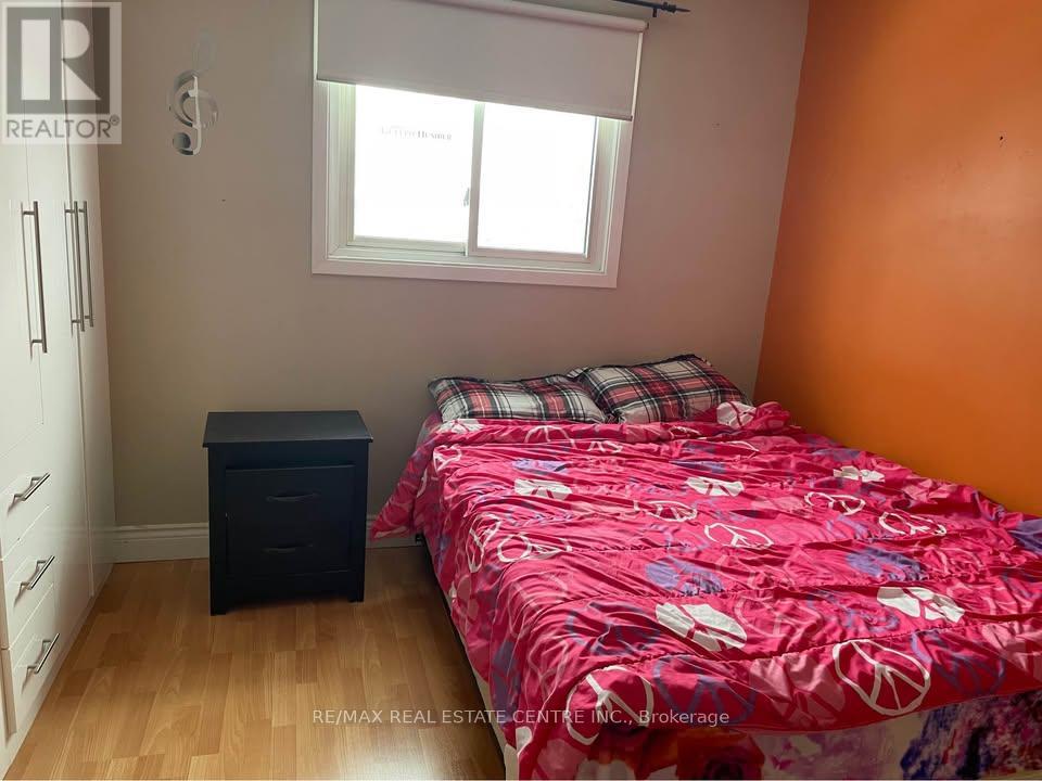 38 Pleasantview Avenue, Brampton, Ontario  L6X 2N1 - Photo 12 - W12867458