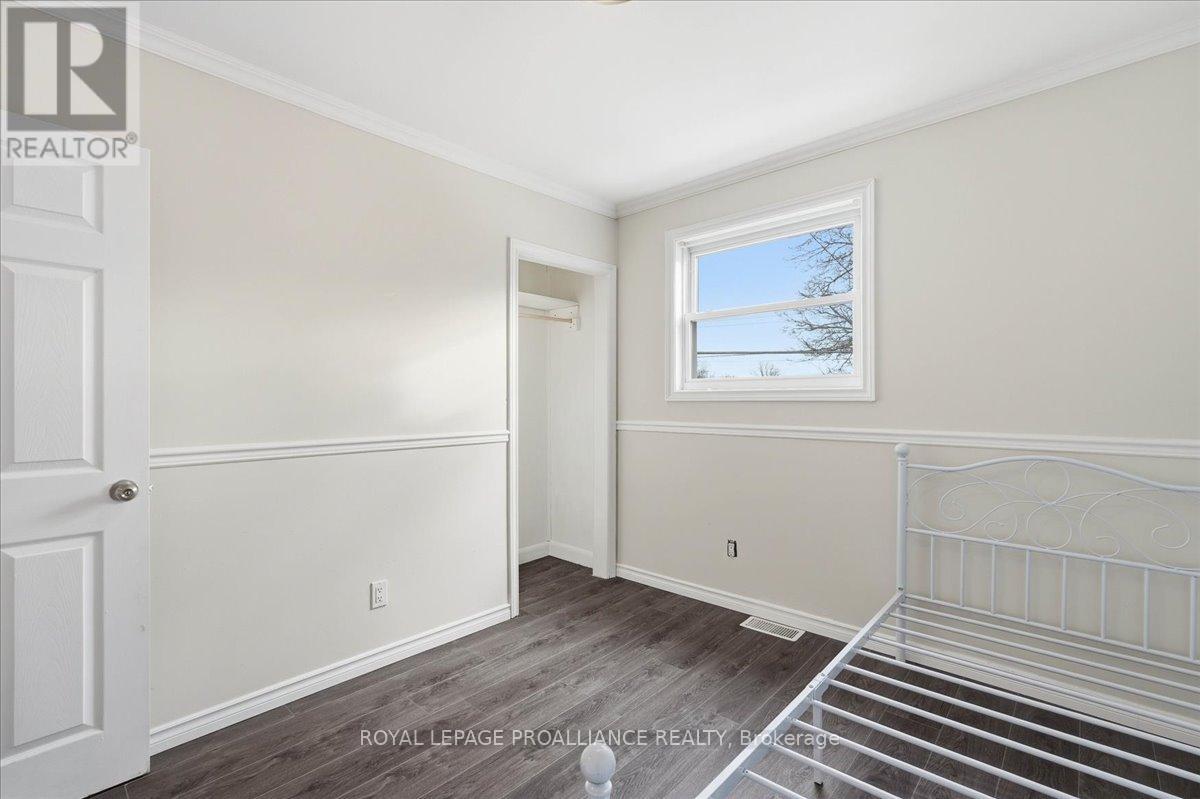 24 Gilbert Street, Belleville, Ontario  K8P 3H2 - Photo 13 - X12870368