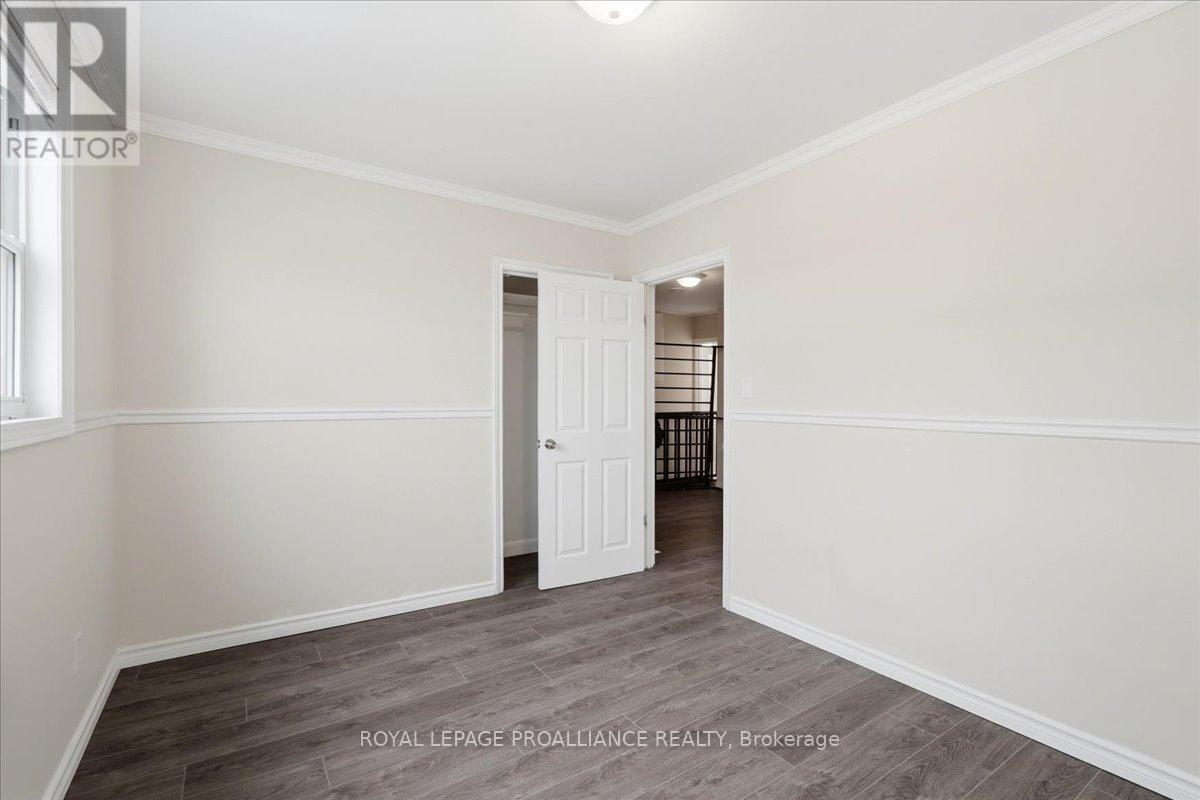 24 Gilbert Street, Belleville, Ontario  K8P 3H2 - Photo 15 - X12870368