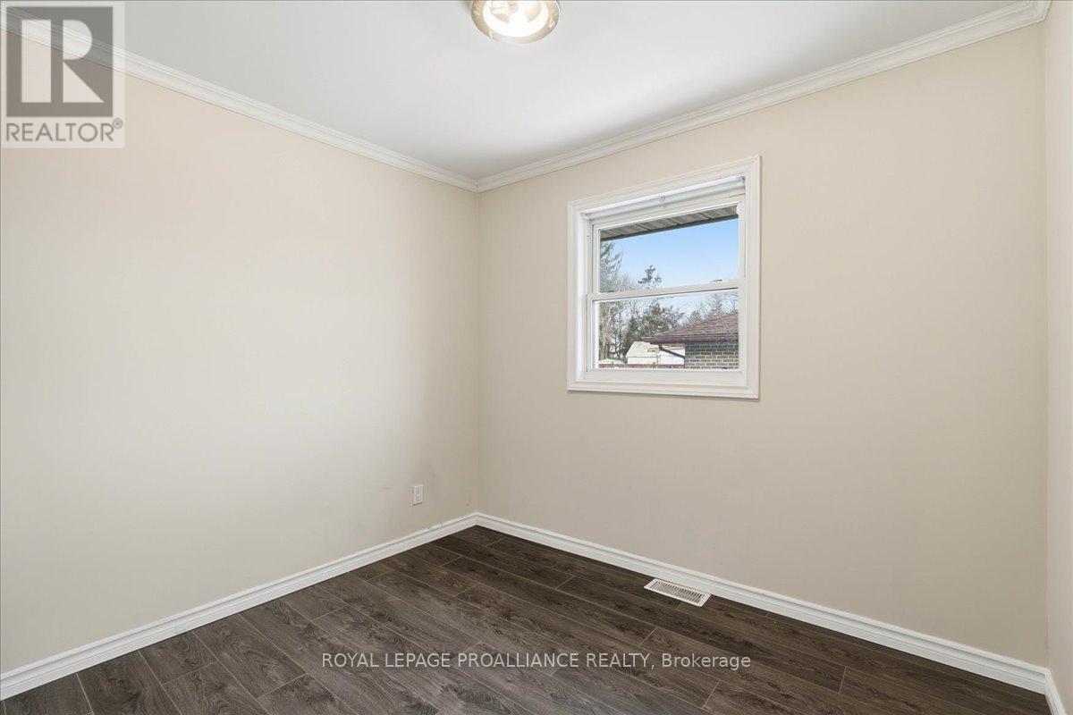 24 Gilbert Street, Belleville, Ontario  K8P 3H2 - Photo 16 - X12870368