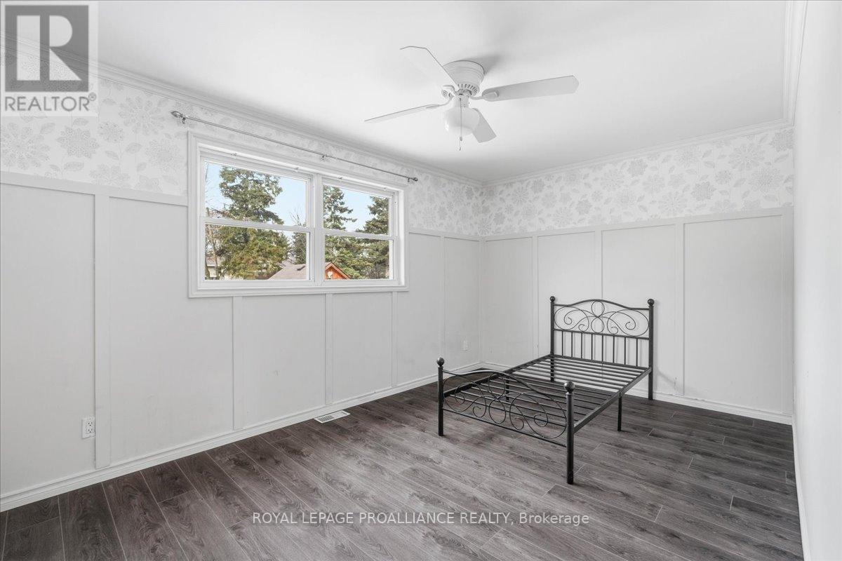 24 Gilbert Street, Belleville, Ontario  K8P 3H2 - Photo 18 - X12870368