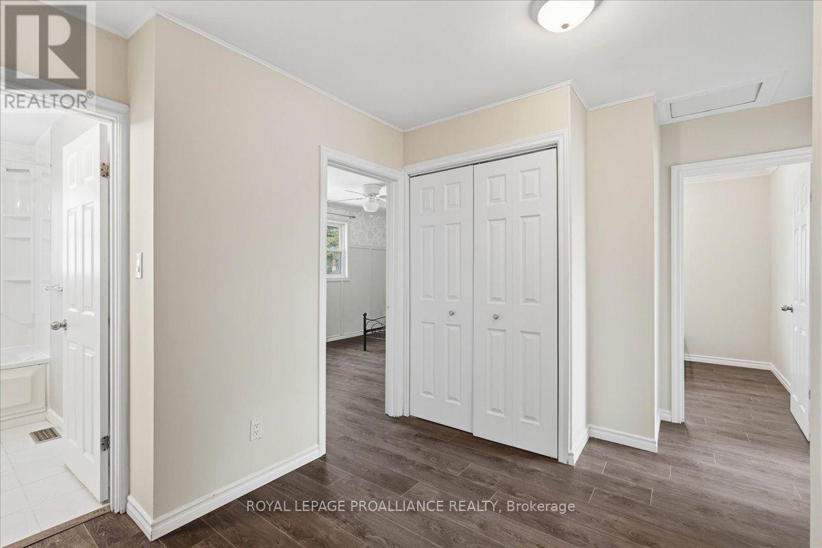 24 Gilbert Street, Belleville, Ontario  K8P 3H2 - Photo 21 - X12870368