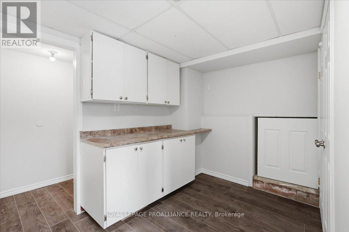 24 Gilbert Street, Belleville, Ontario  K8P 3H2 - Photo 23 - X12870368