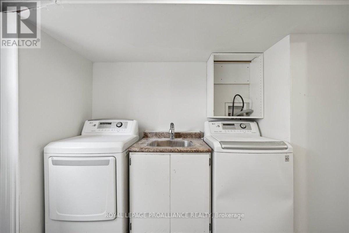 24 Gilbert Street, Belleville, Ontario  K8P 3H2 - Photo 24 - X12870368