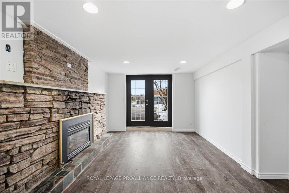 24 Gilbert Street, Belleville, Ontario  K8P 3H2 - Photo 25 - X12870368