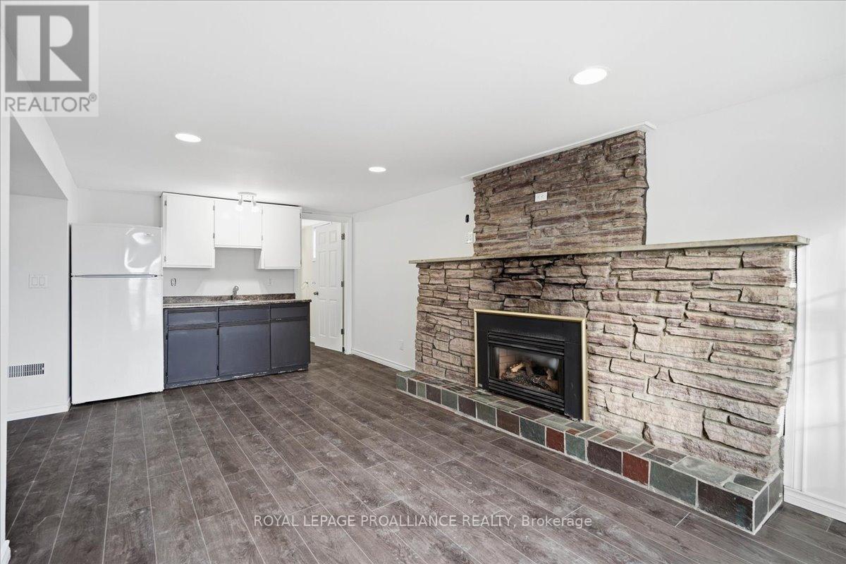 24 Gilbert Street, Belleville, Ontario  K8P 3H2 - Photo 27 - X12870368