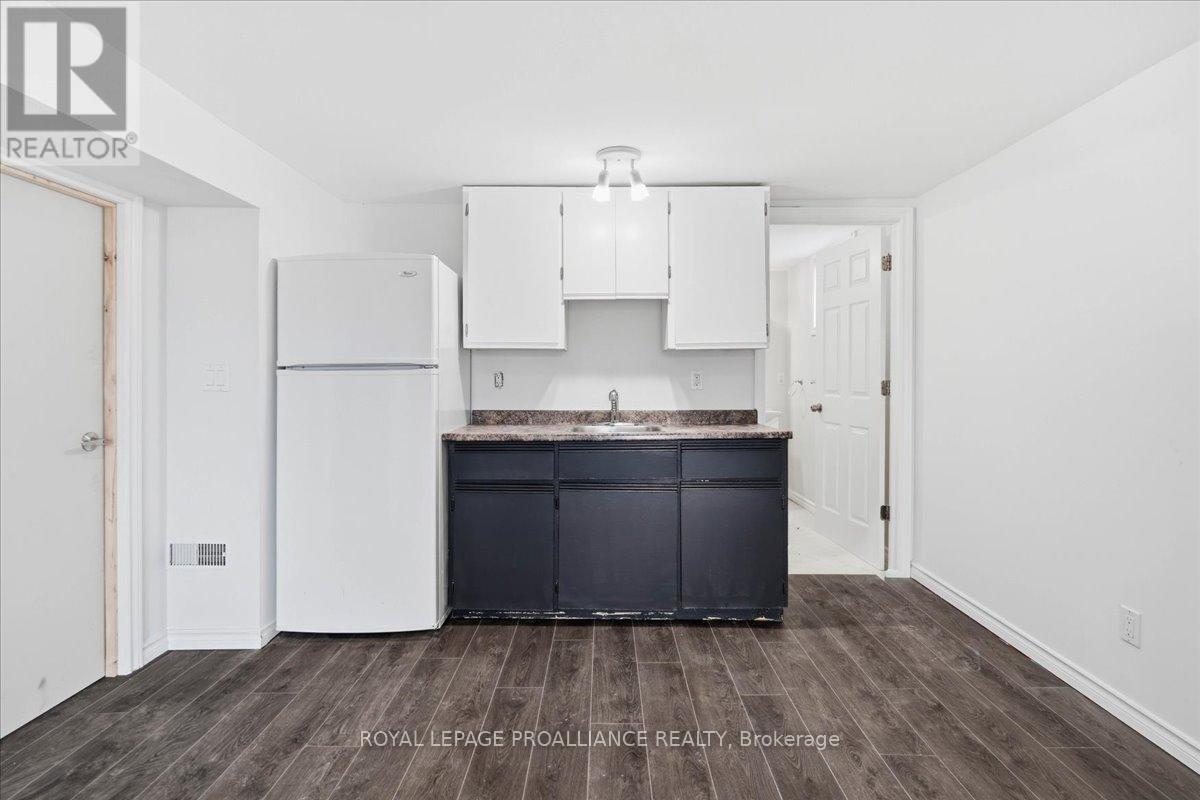 24 Gilbert Street, Belleville, Ontario  K8P 3H2 - Photo 28 - X12870368