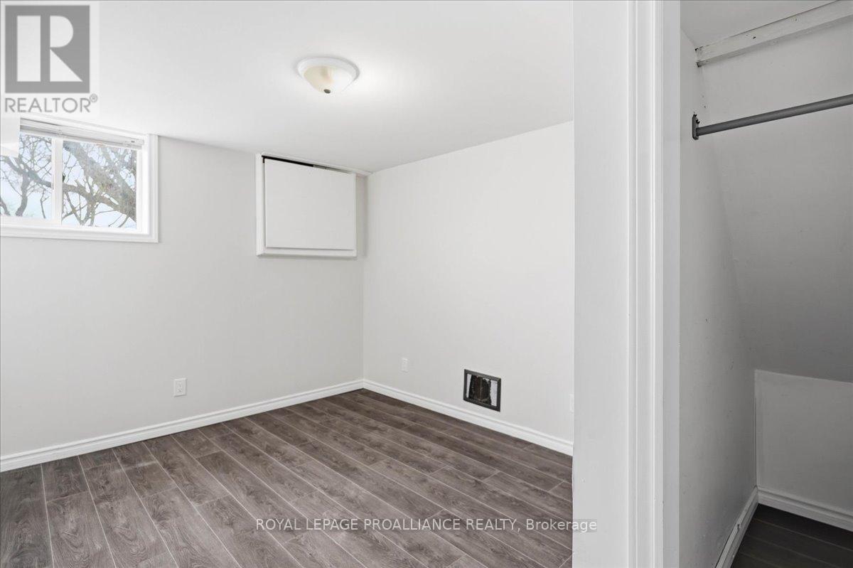 24 Gilbert Street, Belleville, Ontario  K8P 3H2 - Photo 29 - X12870368