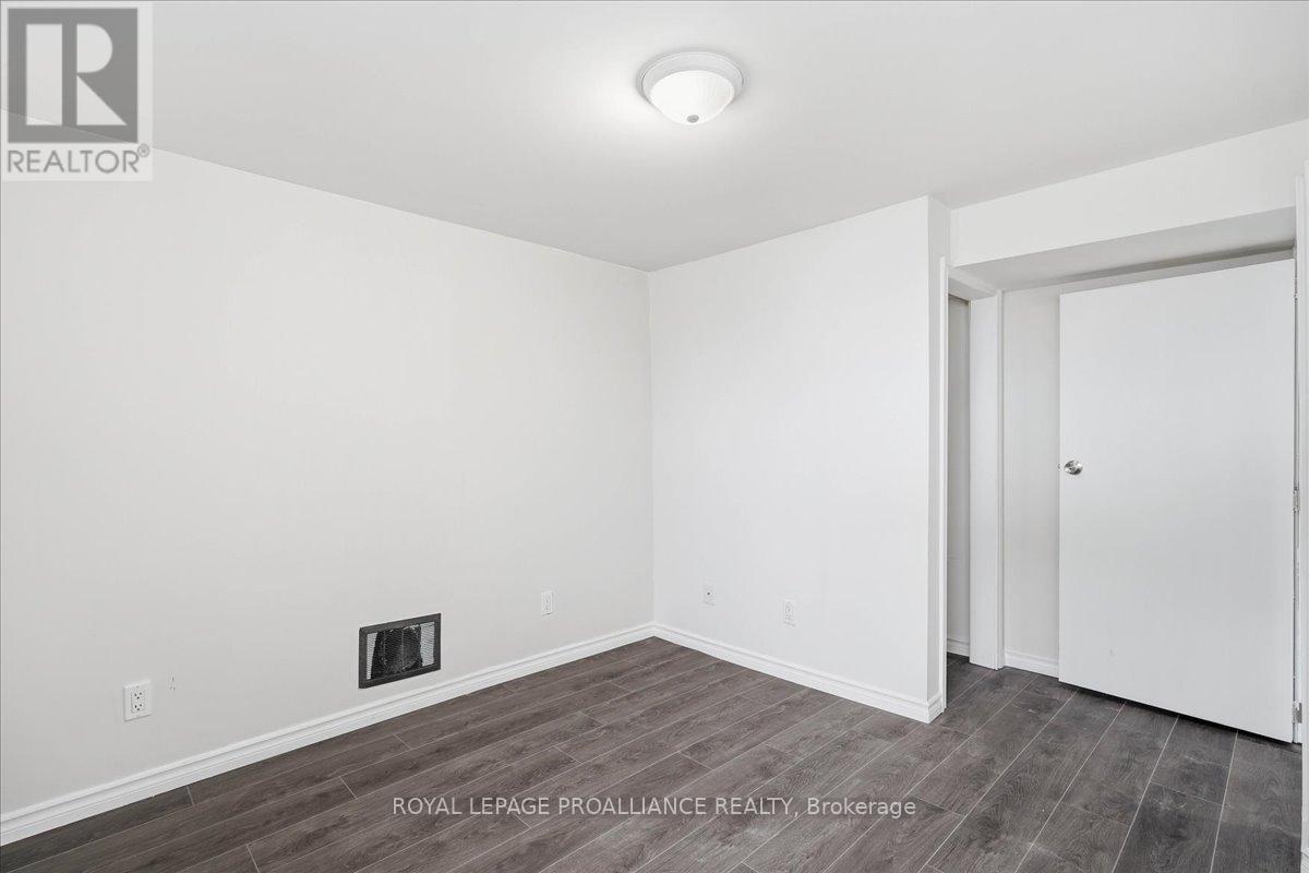 24 Gilbert Street, Belleville, Ontario  K8P 3H2 - Photo 31 - X12870368