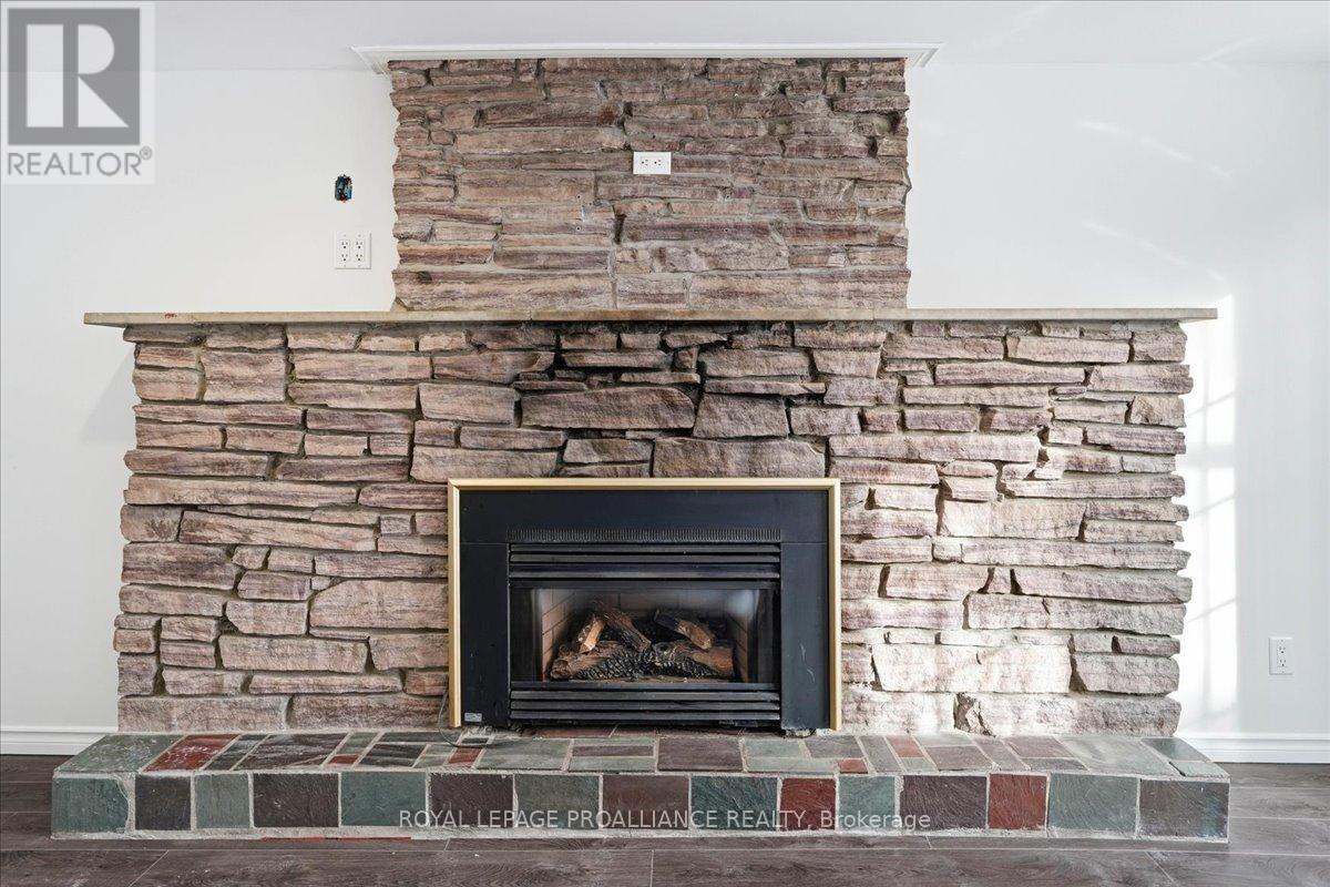 24 Gilbert Street, Belleville, Ontario  K8P 3H2 - Photo 34 - X12870368