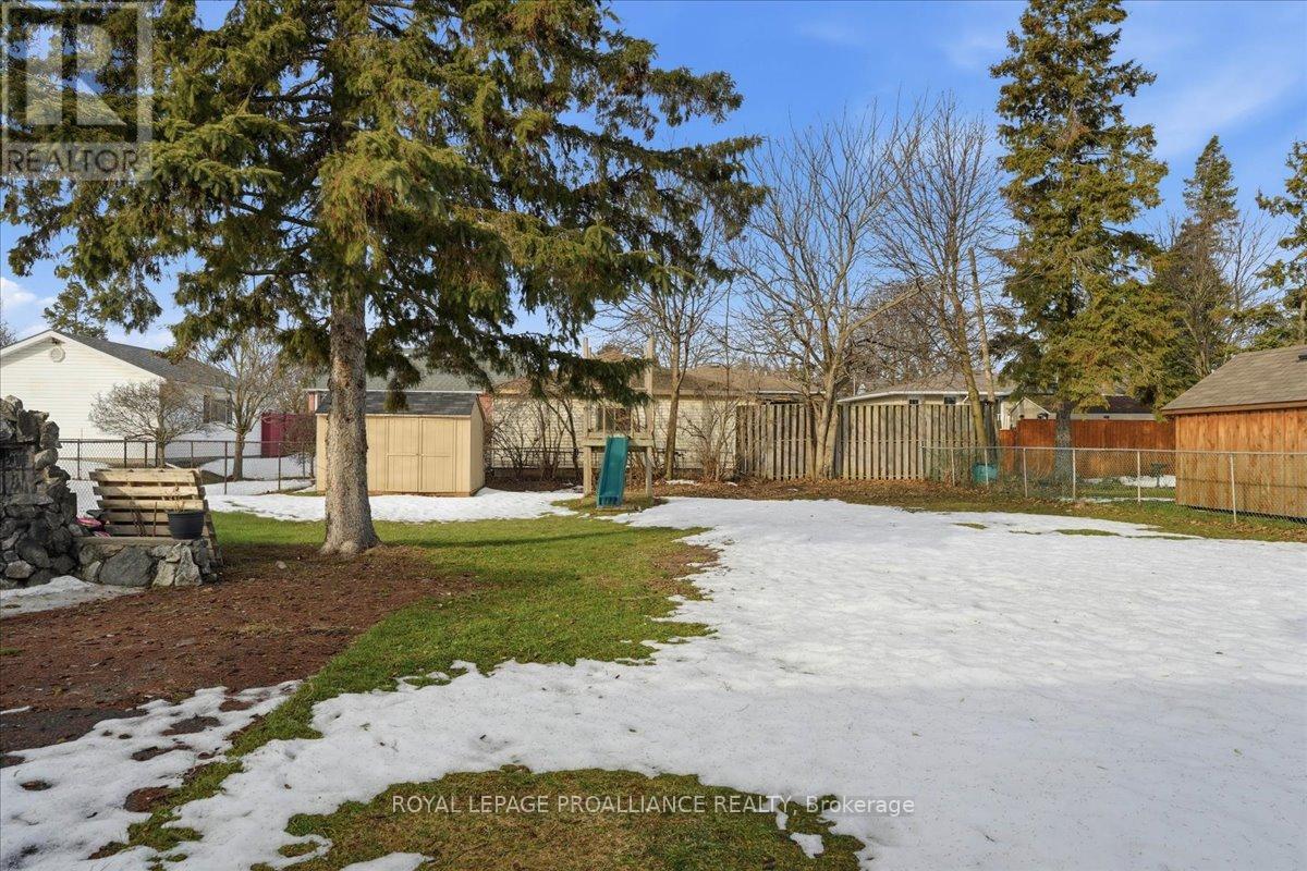 24 Gilbert Street, Belleville, Ontario  K8P 3H2 - Photo 35 - X12870368