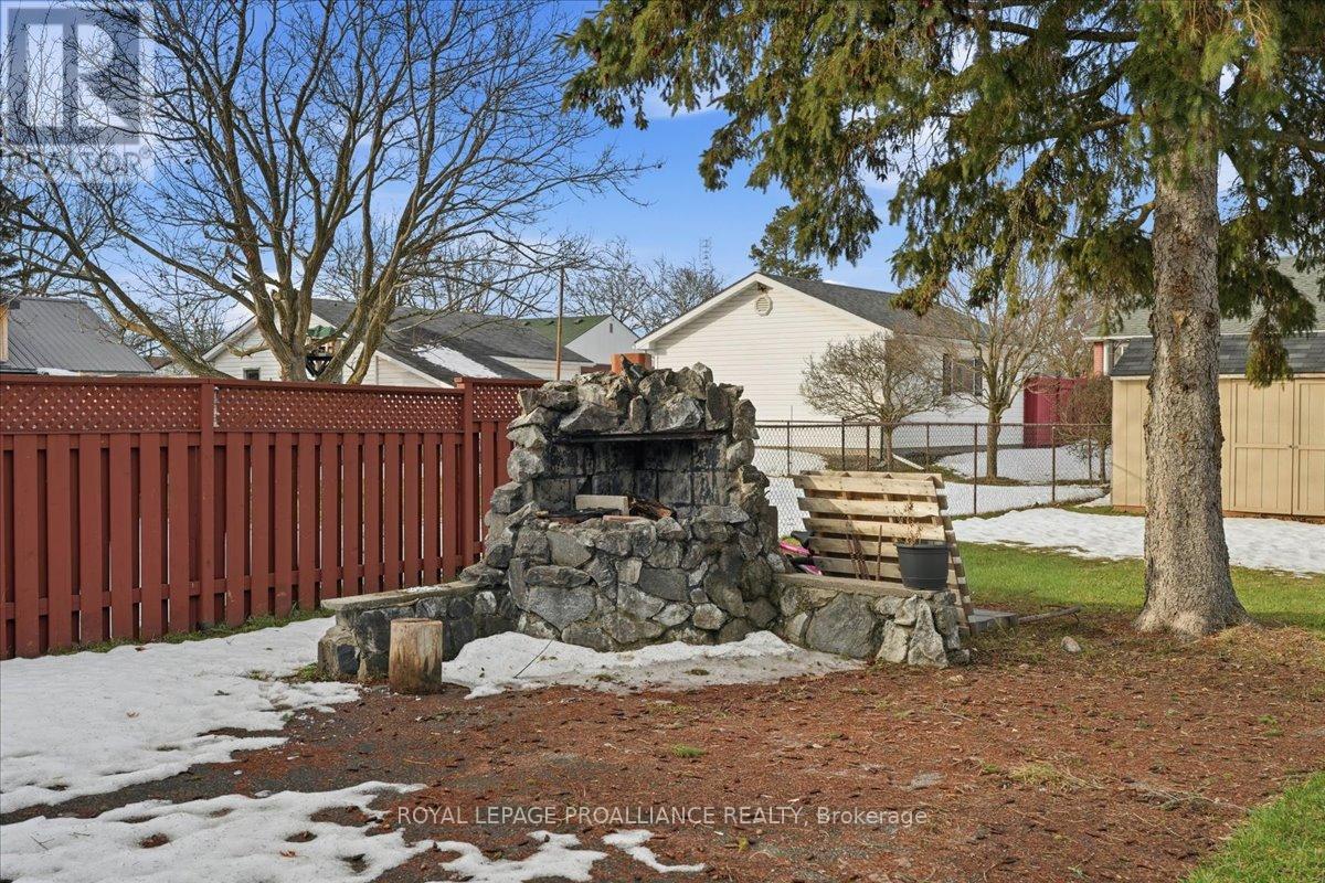 24 Gilbert Street, Belleville, Ontario  K8P 3H2 - Photo 38 - X12870368