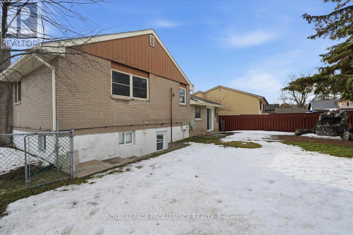 24 Gilbert Street, Belleville, Ontario  K8P 3H2 - Photo 39 - X12870368