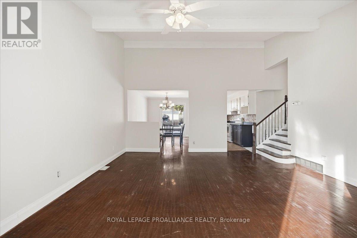 24 Gilbert Street, Belleville, Ontario  K8P 3H2 - Photo 9 - X12870368