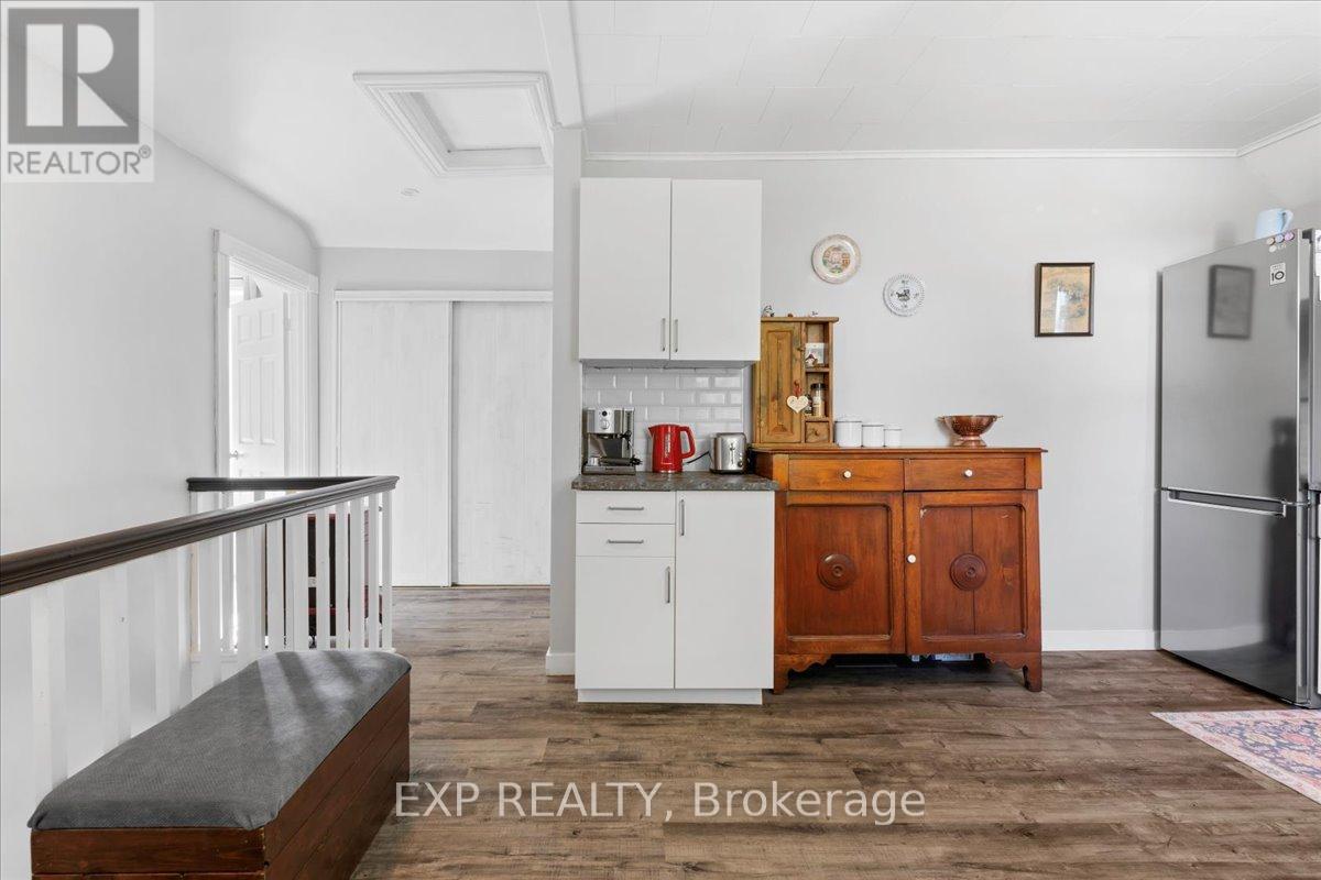 B - 77 Lorne Avenue, Quinte West (Trenton Ward), Ontario  K8V 5B8 - Photo 13 - X12870640