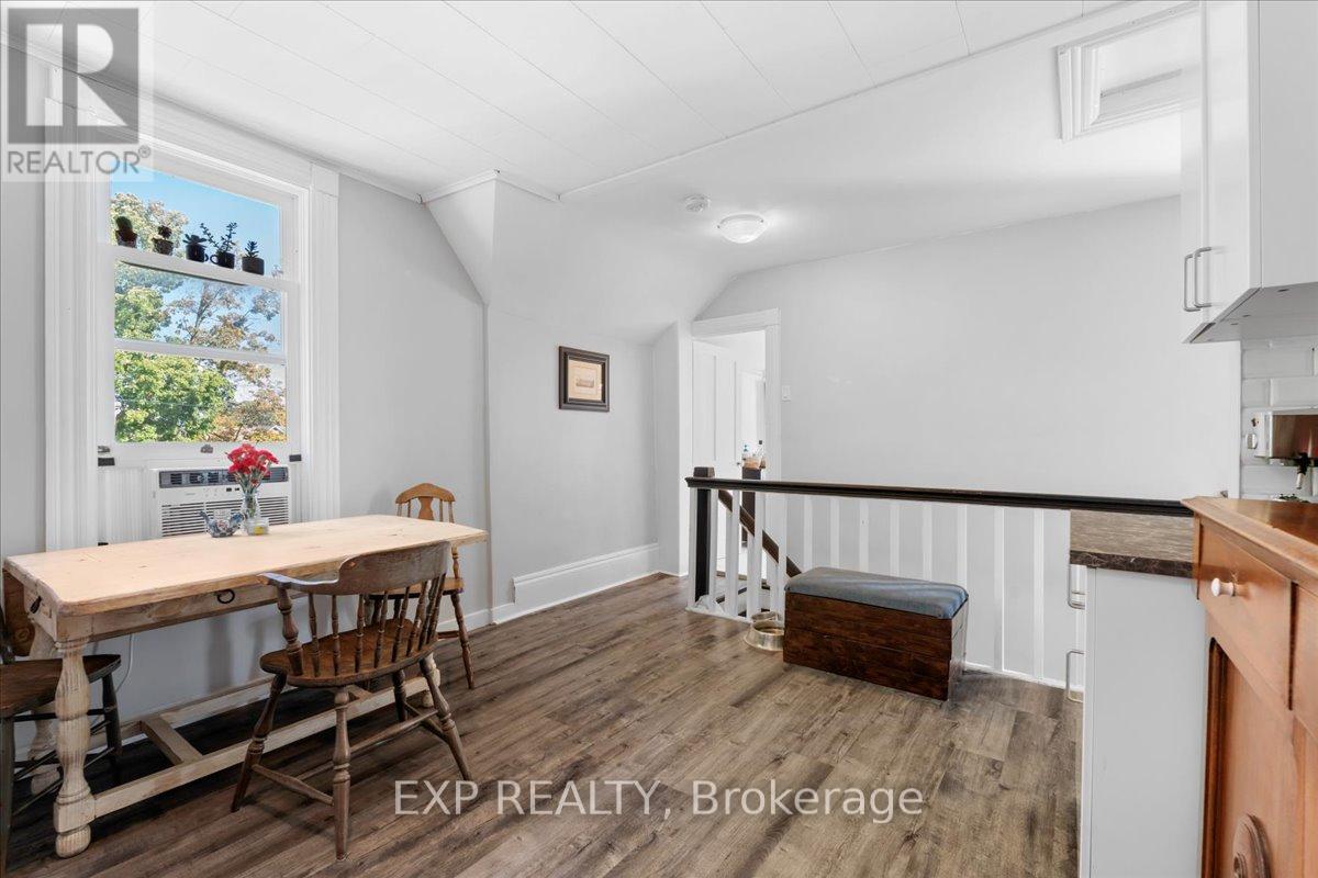 B - 77 Lorne Avenue, Quinte West (Trenton Ward), Ontario  K8V 5B8 - Photo 5 - X12870640