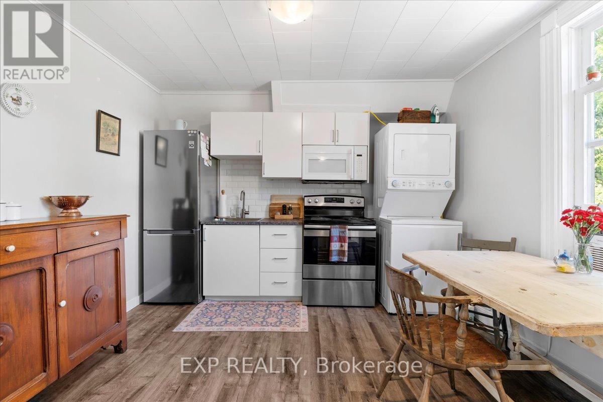 B - 77 Lorne Avenue, Quinte West (Trenton Ward), Ontario  K8V 5B8 - Photo 7 - X12870640