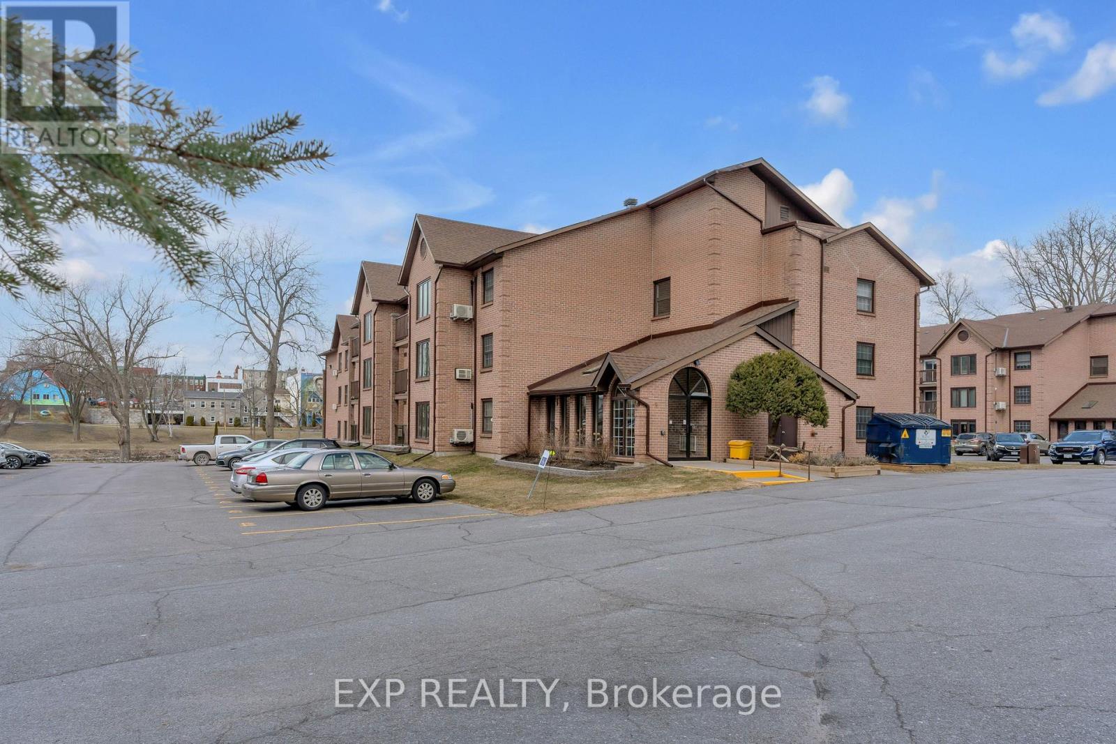 104 - 9 CENTRE STREET S, Greater Napanee, Ontario