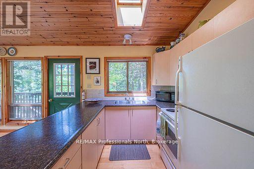 1023 Maiden Trail, Minden Hills, Ontario  K0M 2K0 - Photo 5 - X12870468