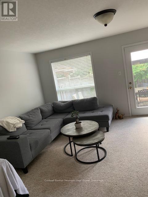 147 Gosling Gardens, Guelph, Ontario  N1G 5E6 - Photo 4 - X12870516