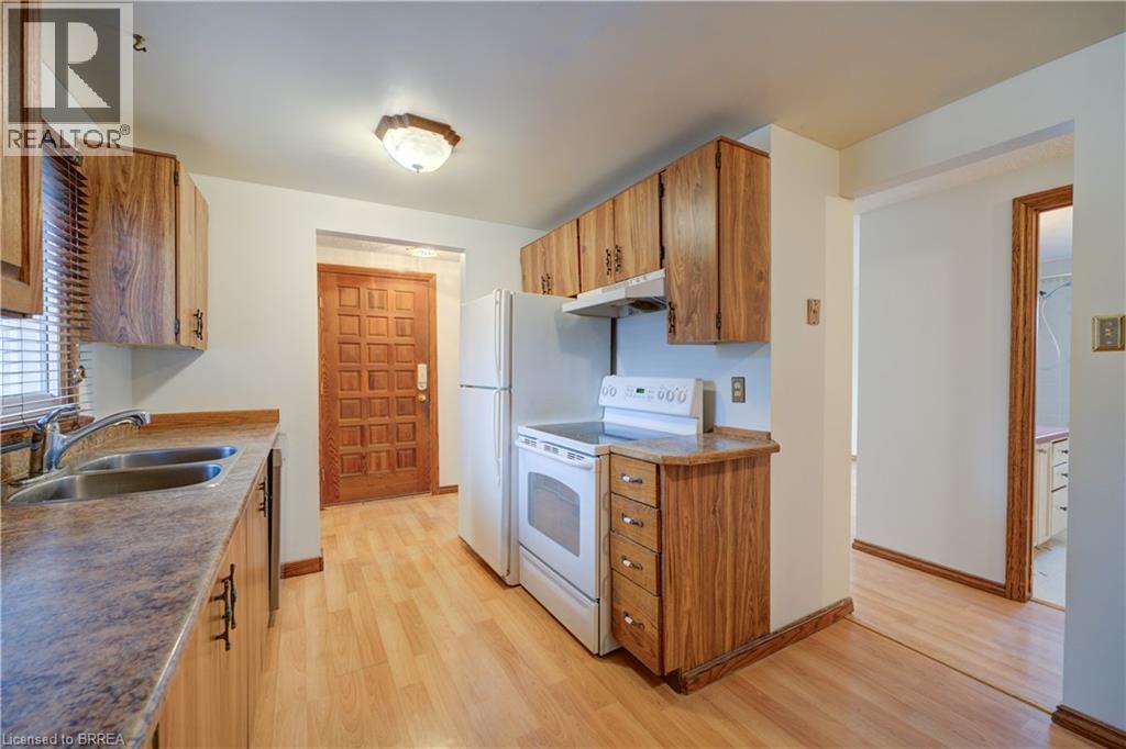 390 Brantwood Park Road, Brantford, Ontario  N3P 1K7 - Photo 9 - 40804184