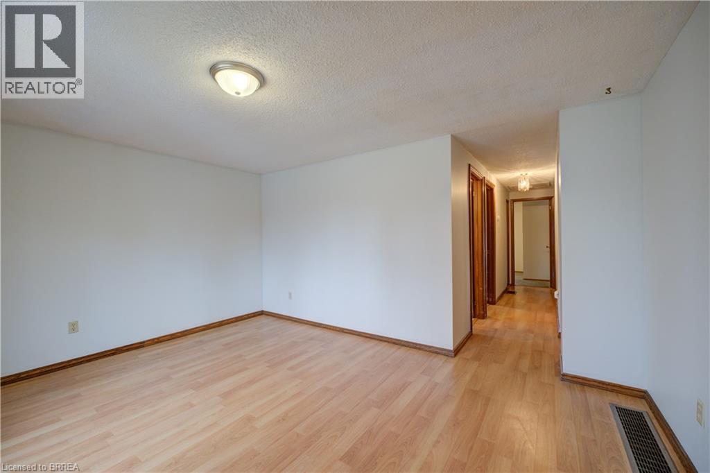 390 Brantwood Park Road, Brantford, Ontario  N3P 1K7 - Photo 4 - 40804184