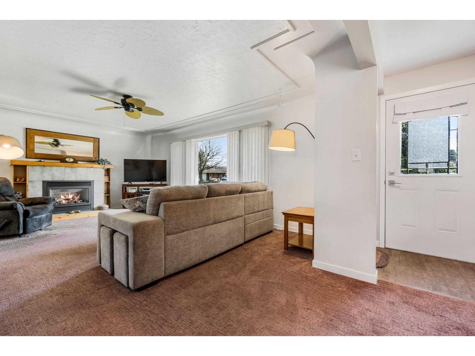 9719 Hazel Street, Chilliwack Proper East, Chilliwack, British Columbia  V2P 5P1 - Photo 5 - R3088654