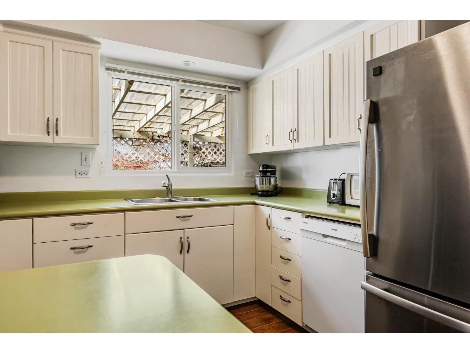 9719 Hazel Street, Chilliwack Proper East, Chilliwack, British Columbia  V2P 5P1 - Photo 15 - R3088654