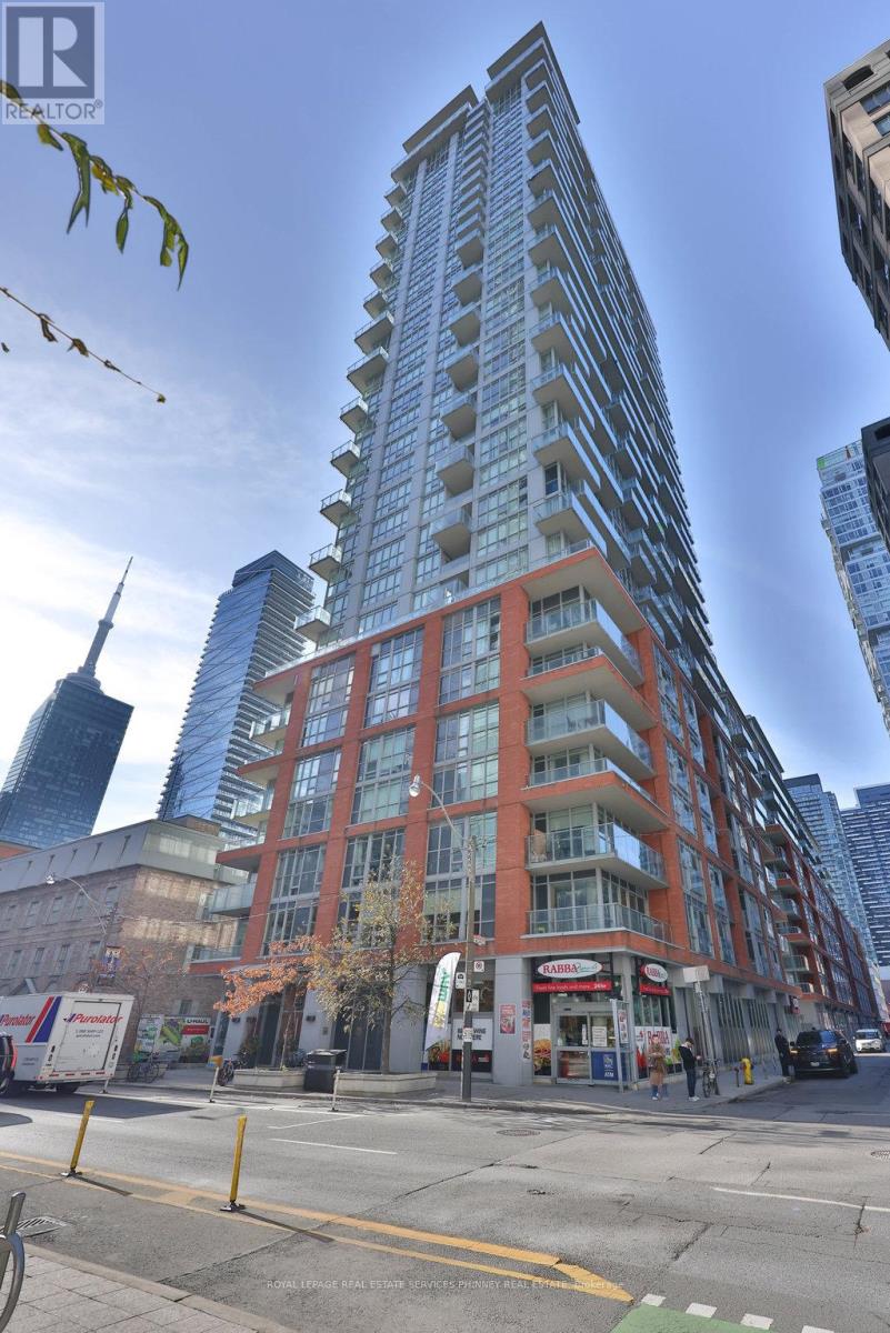 705 - 126 Simcoe Street, Toronto (Waterfront Communities), Ontario  M5H 4E6 - Photo 14 - C12870348