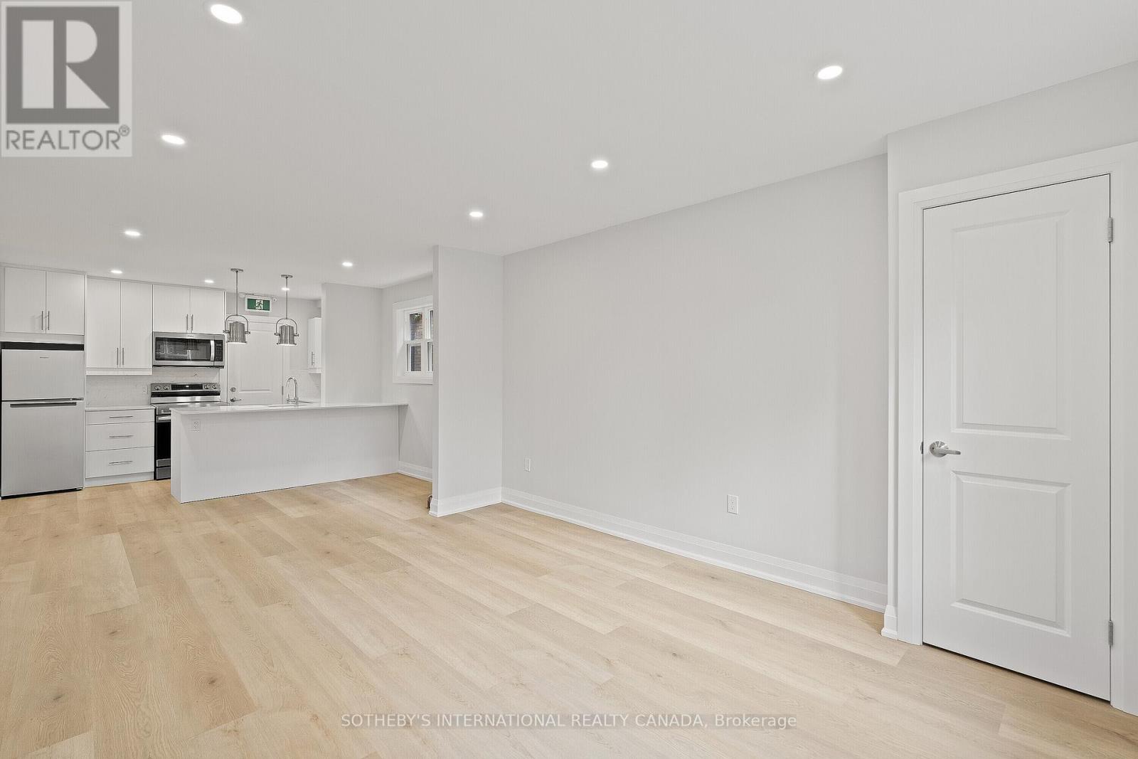 Main - 30 Strathgowan Avenue, Toronto (Lawrence Park South), Ontario  M4N 1B9 - Photo 6 - C12870474