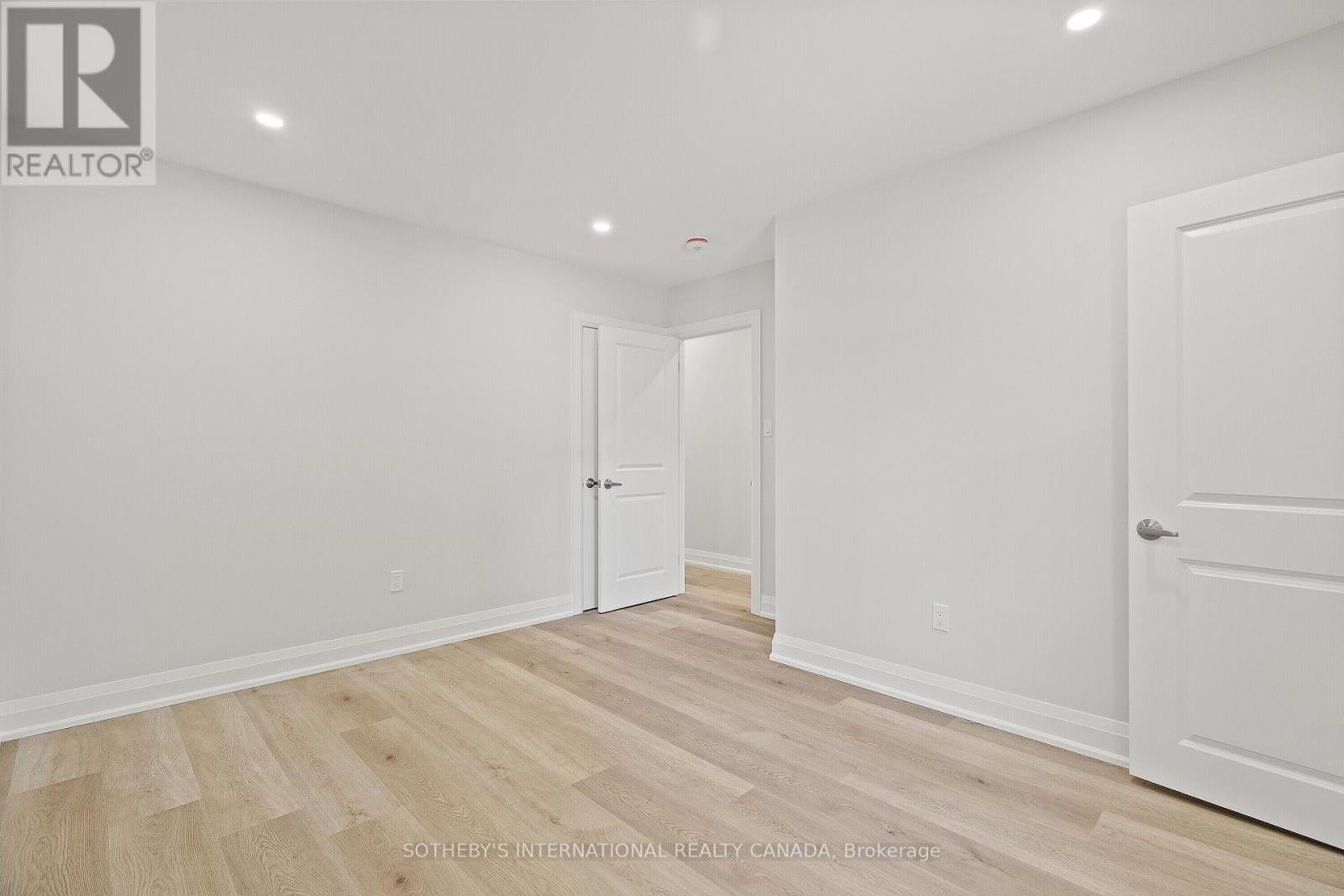 Main - 30 Strathgowan Avenue, Toronto (Lawrence Park South), Ontario  M4N 1B9 - Photo 9 - C12870474