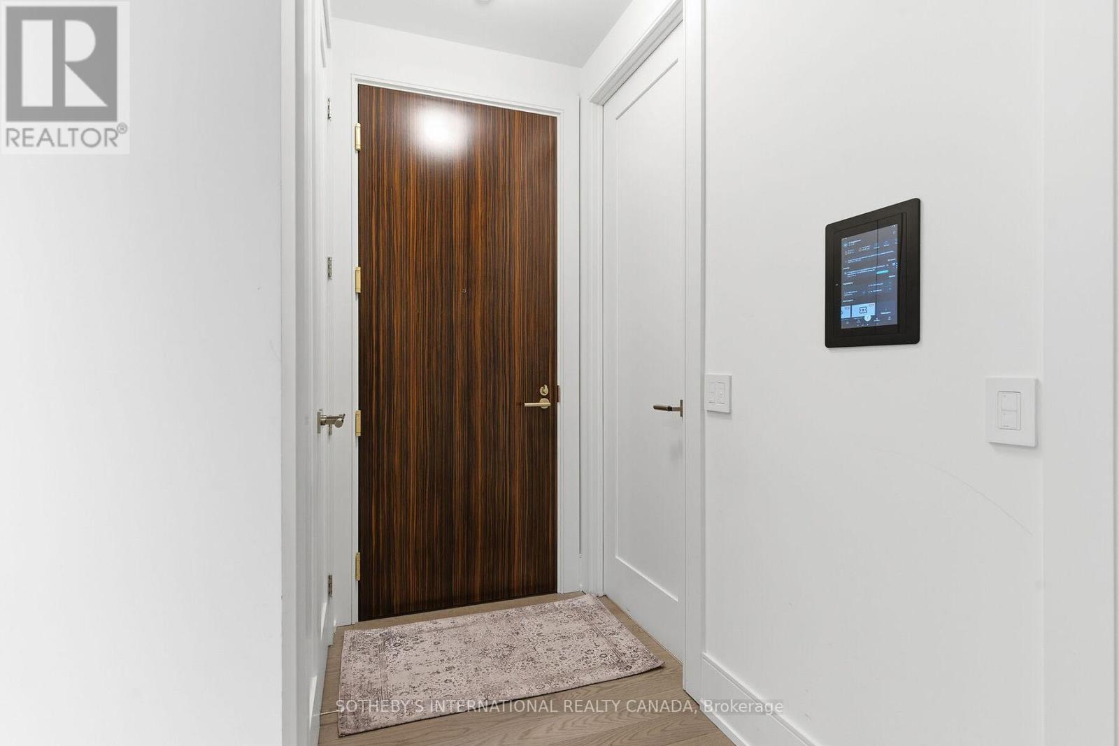 702 - 455 Wellington Street W, Toronto (Waterfront Communities), Ontario  M5V 0V8 - Photo 3 - C12870492