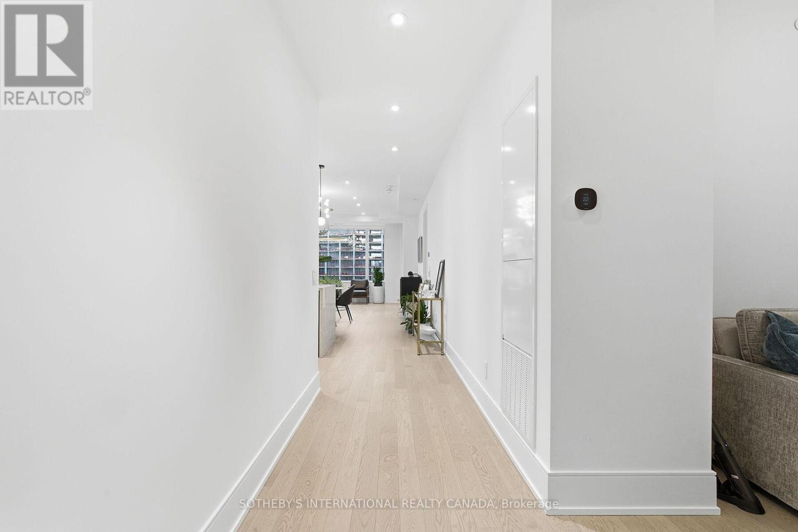 702 - 455 Wellington Street W, Toronto (Waterfront Communities), Ontario  M5V 0V8 - Photo 4 - C12870492