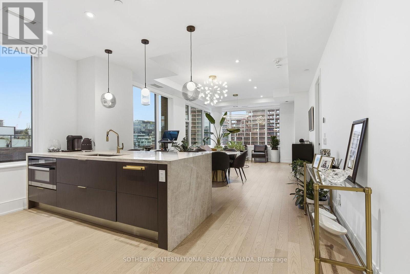 702 - 455 Wellington Street W, Toronto (Waterfront Communities), Ontario  M5V 0V8 - Photo 5 - C12870492