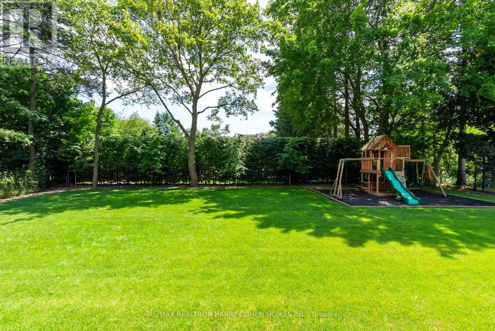 19 Country Lane, Toronto, Ontario  M2L 1E1 - Photo 47 - C12870578