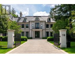 19 COUNTRY LANE, Toronto, Ontario
