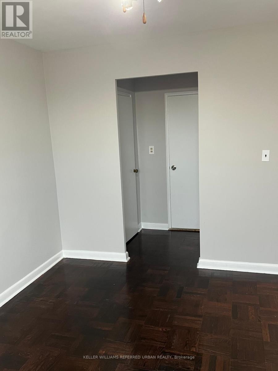 5 - 3 Meadowbrook Road, Toronto (Englemount-Lawrence), Ontario  M6B 2S3 - Photo 13 - C12870606