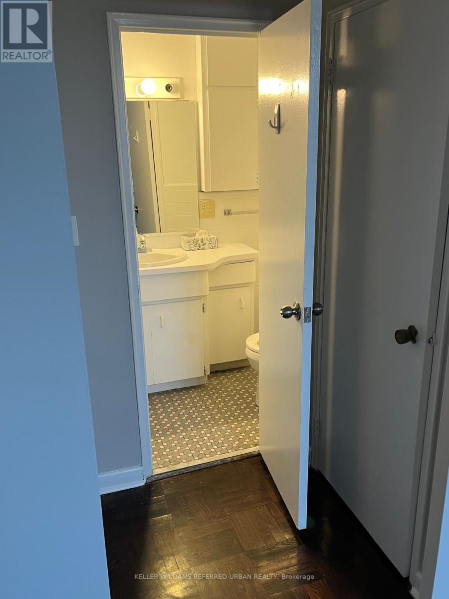 5 - 3 Meadowbrook Road, Toronto (Englemount-Lawrence), Ontario  M6B 2S3 - Photo 14 - C12870606