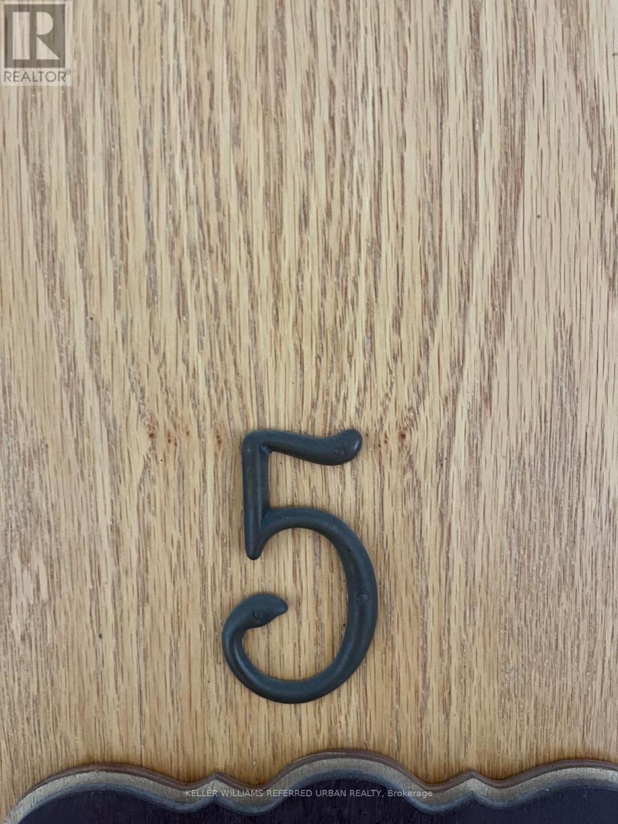 5 - 3 Meadowbrook Road, Toronto (Englemount-Lawrence), Ontario  M6B 2S3 - Photo 2 - C12870606