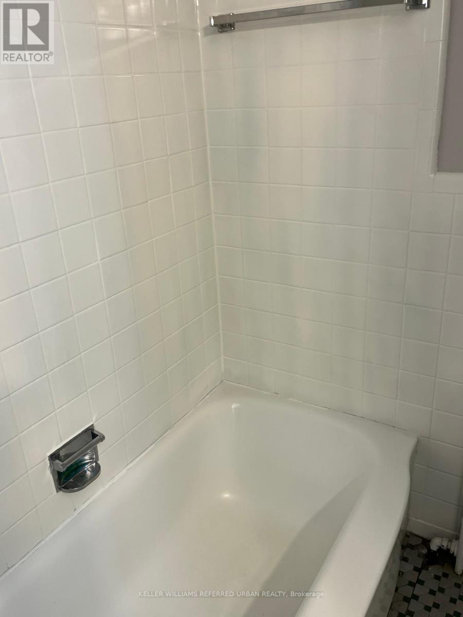 5 - 3 Meadowbrook Road, Toronto (Englemount-Lawrence), Ontario  M6B 2S3 - Photo 28 - C12870606