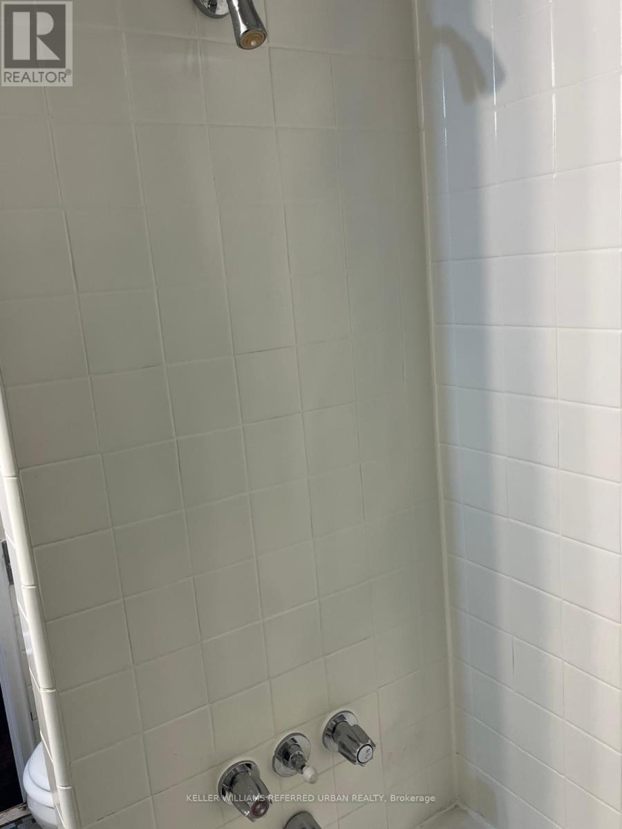 5 - 3 Meadowbrook Road, Toronto (Englemount-Lawrence), Ontario  M6B 2S3 - Photo 29 - C12870606