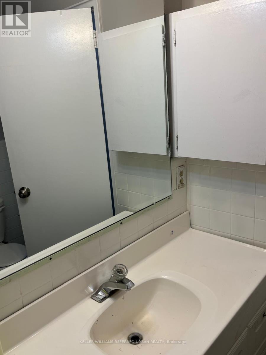 5 - 3 Meadowbrook Road, Toronto (Englemount-Lawrence), Ontario  M6B 2S3 - Photo 30 - C12870606