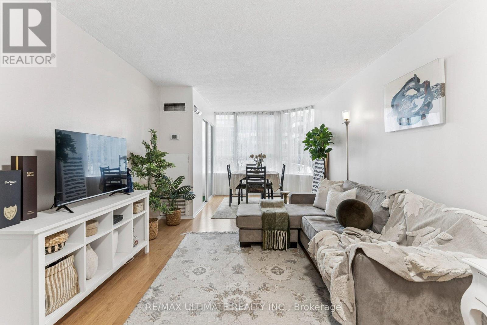 403 - 717 Bay Street, Toronto (Bay Street Corridor), Ontario  M5G 2J9 - Photo 4 - C12870662